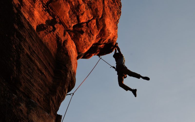 Abseiling and Rappelling – What is the Difference?